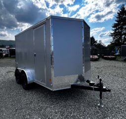 2026 HAULMARK PASSPORT DELUXE 7\’ x 12\’ ENCLOSED CARGO TRAILER-7,000 GVW, 7\’0\” INTERIOR, V-NOSE, ELECTRIC BRAKES AND RAMP DOOR (PP712T2-D)-SILVER