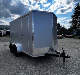 2026 HAULMARK PASSPORT DELUXE 7\’ x 12\’ ENCLOSED CARGO TRAILER-7,000 GVW, 7\’0\” INTERIOR, V-NOSE, ELECTRIC BRAKES AND RAMP DOOR (PP712T2-D)-SILVER